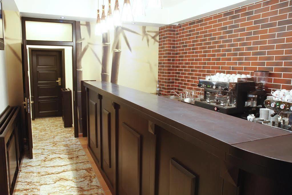 Hotel Anna Junior Targu Jiu Restaurant photo