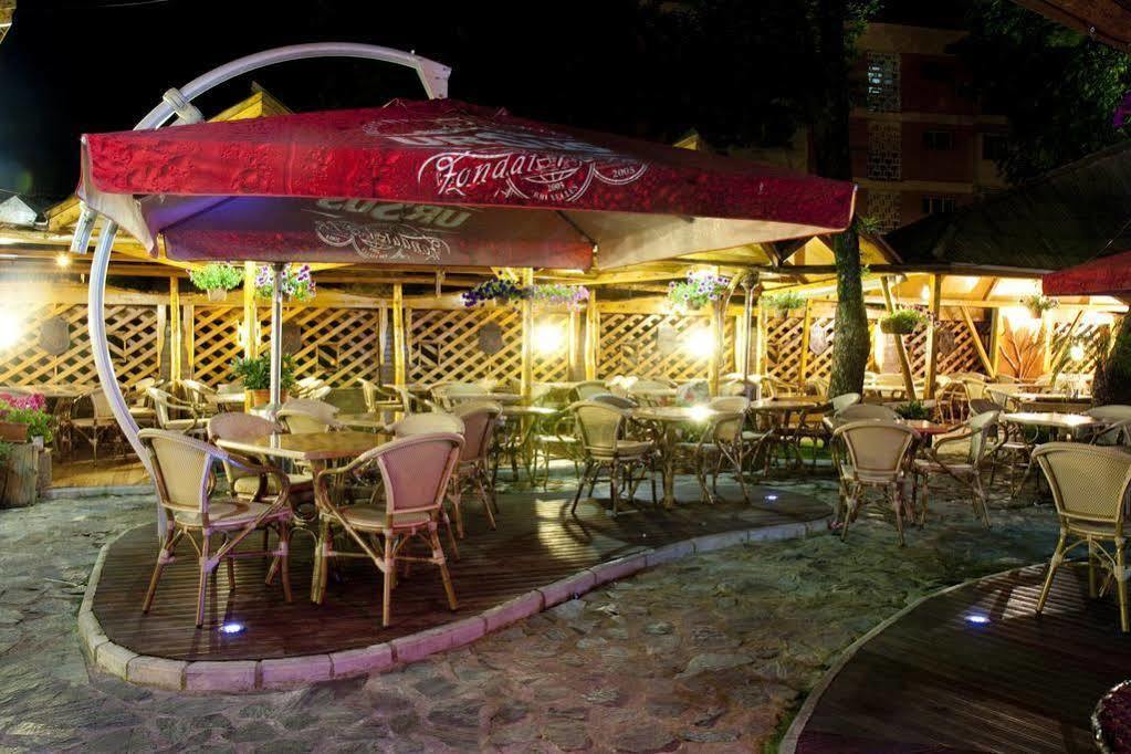 Hotel Anna Junior Targu Jiu Restaurant photo